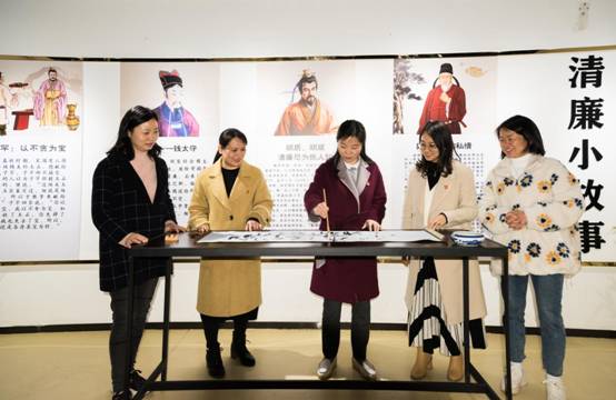 1ee0c438bfd545101e1eda263b357a3